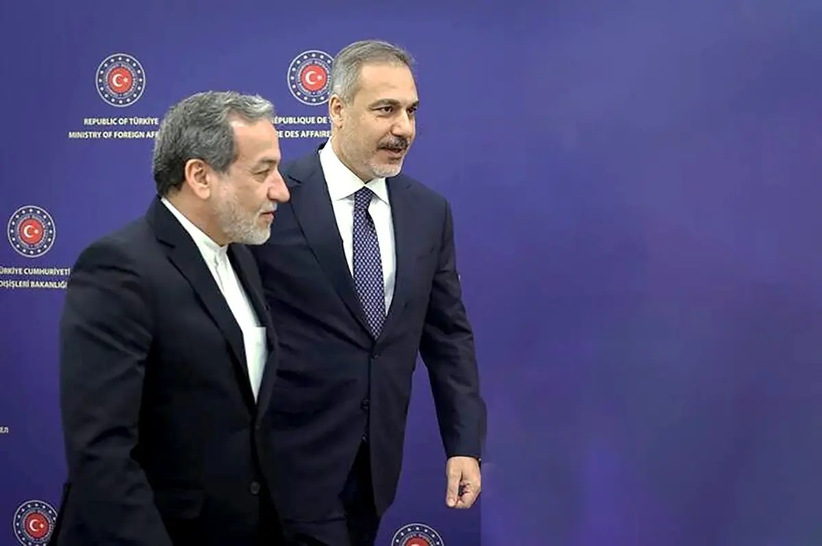 گفتگوی وزیر خارجه ترکیه با همتایان خود در ایران و مصر و مسئولان آمریکایی و اروپایی درباره گامهای پایان دادن به جنگ