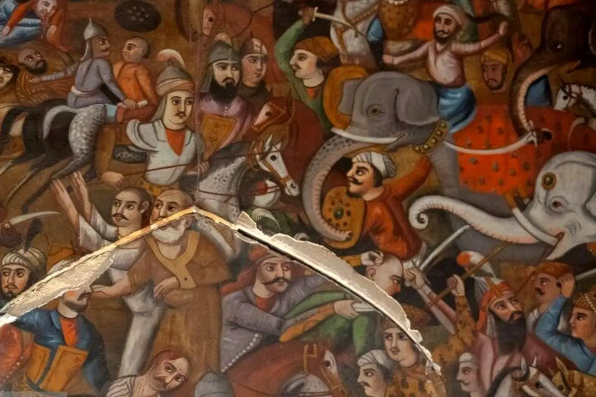 تصاویر; خسارات ناشی از حمله به کاخ چهلستون اصفهان