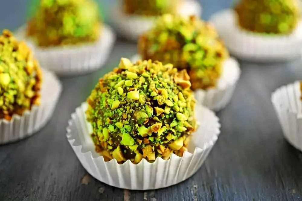 طرز تهیه شیرینی ملکه پسته