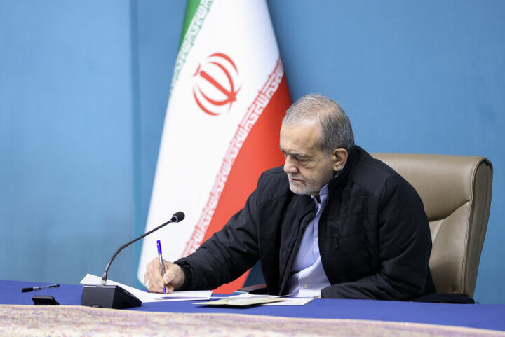 پزشکان: حفظ خانواده و حمایت از جوانان اولویت راهبردی است/ لزوم حفظ کرامت بازنشستگان