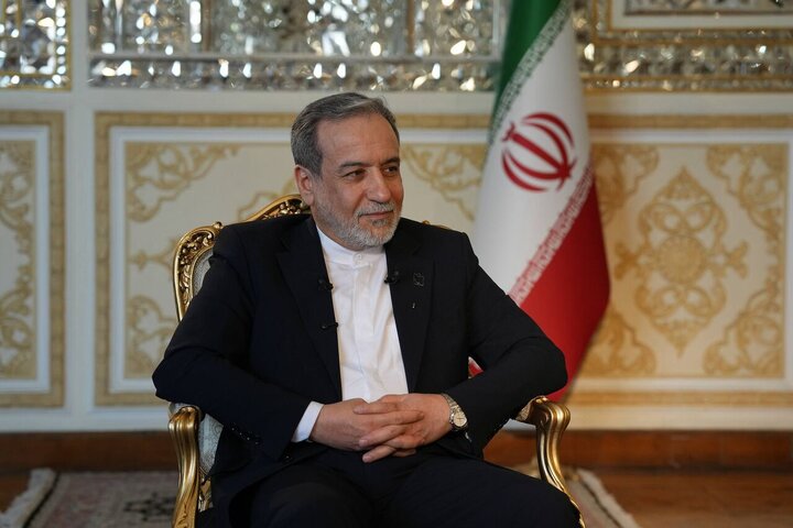 عراقچی: مقاومت 40 روزه در درجه اول مرهون فداکاری نیروهای مسلح و همراهی مردم است.
