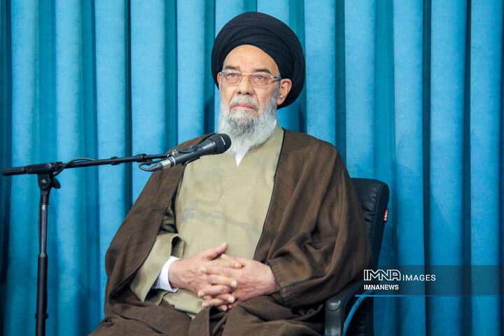 انتخاب رهبر جدید انقلاب با بررسی دقیق اعضای خبره و مشیت الهی انجام شد