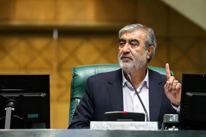 تشییع پیکر رهبر شهید پیامی بر تداوم راه انقلابی است