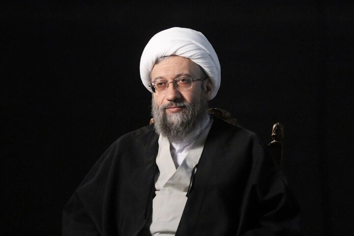 آملی لاریجانی: مردم از راه امام شهید دفاع کردند