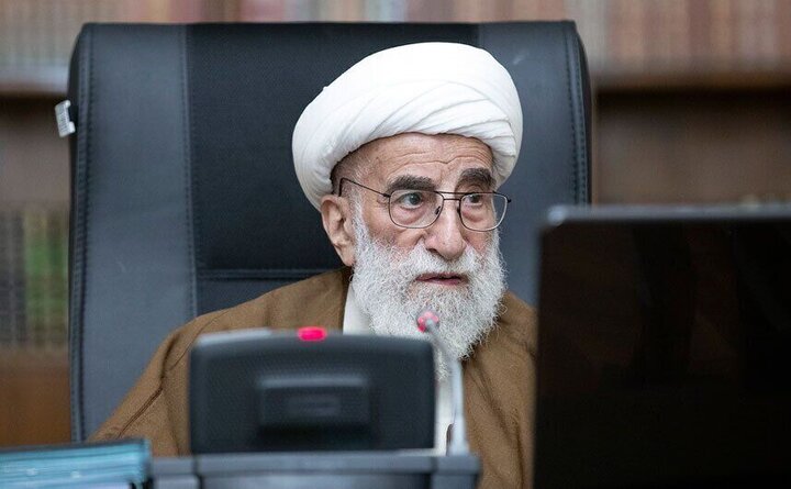 حضور آیت الله جنتی در مراسم تشییع جناب آقای شهید ایران