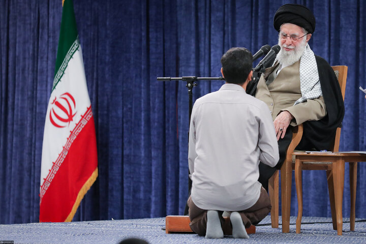 دانش آموزی متعادل از نگاه شهید رهبر ایران