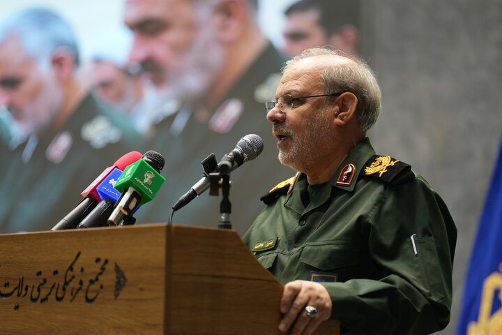 سخنگوی سپاه: دشمن فکر نکند که می تواند جنگ را از بین ببرد