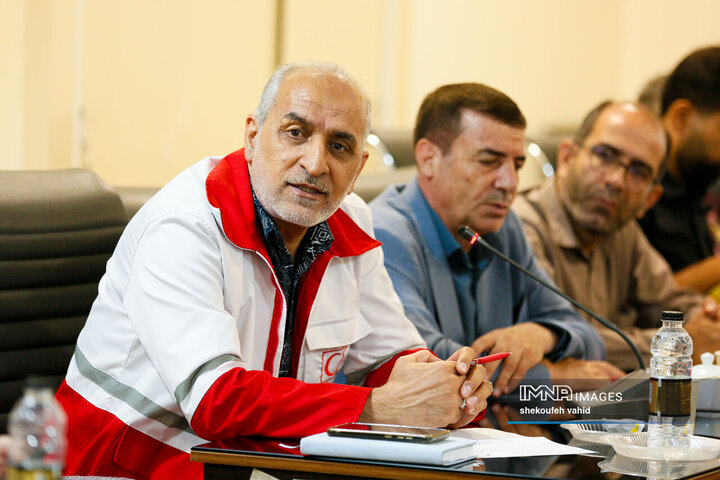 راه اندازی درمانگاه هلال احمر اصفهان در نجف با 70 کادر پزشکی برای خدمت رسانی به زائران