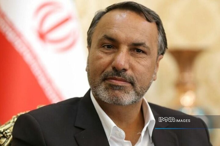 رئیس کمیسیون عمران مجلس: منابع تقویت حمل و نقل عمومی باید از محل تولید اموال مازاد دولت تامین شود.
