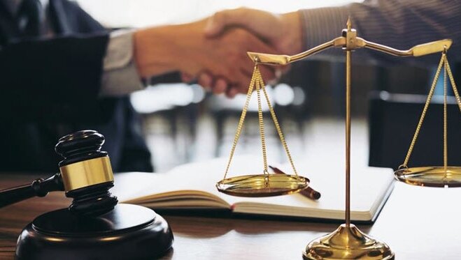 در پیچ قانون؛ نقش وکیل مدافع از دفاع قضایی تا ارتقای فرهنگ حقوقی جامعه