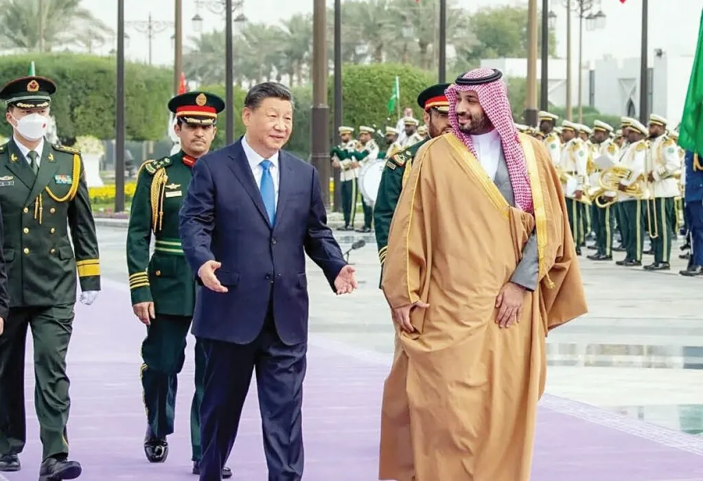 در یمن، چین از خلأ امنیتی آمریکا بهره می‌برد / پکن می‌تواند آسوده باشد، چون با حوثی‌ها توافق خودش را دارد؛ تسلیحات چینی هم در حال رسیدن به هر دو طرف درگیری است / یک نظم امنیتی پساآمریکایی در حال شکل‌گیری در خلیج فارس است؛ نظمی که در آن چین می‌تواند با تعامل گزینشی با بازیگرانی که واشنگتن نمی‌تواند یا نمی‌خواهد به‌طور کامل با آنها مقابله کند، نفوذ خود را افزایش دهد