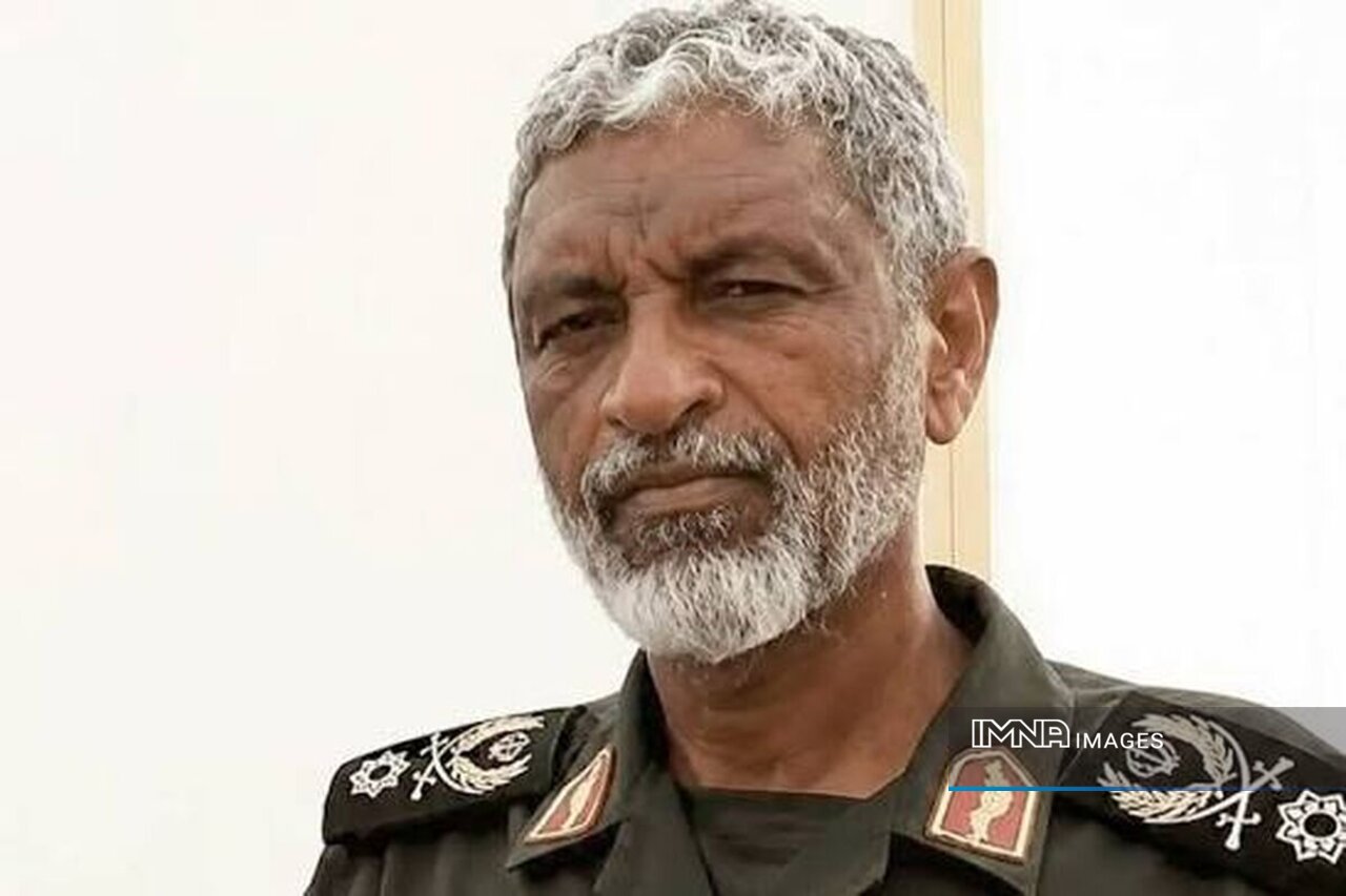 سردار عظمایی: آمریکایی ها 700 کیلومتر از تنگه هرمز دور شدند - به گزارش میهن تجارت