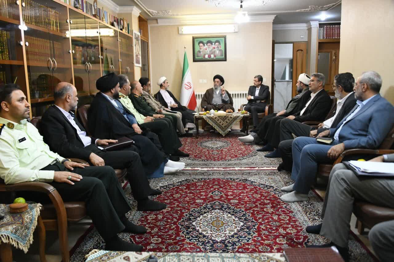 برخورد با مسائل حجاب و عفاف نباید ضربتی باشد